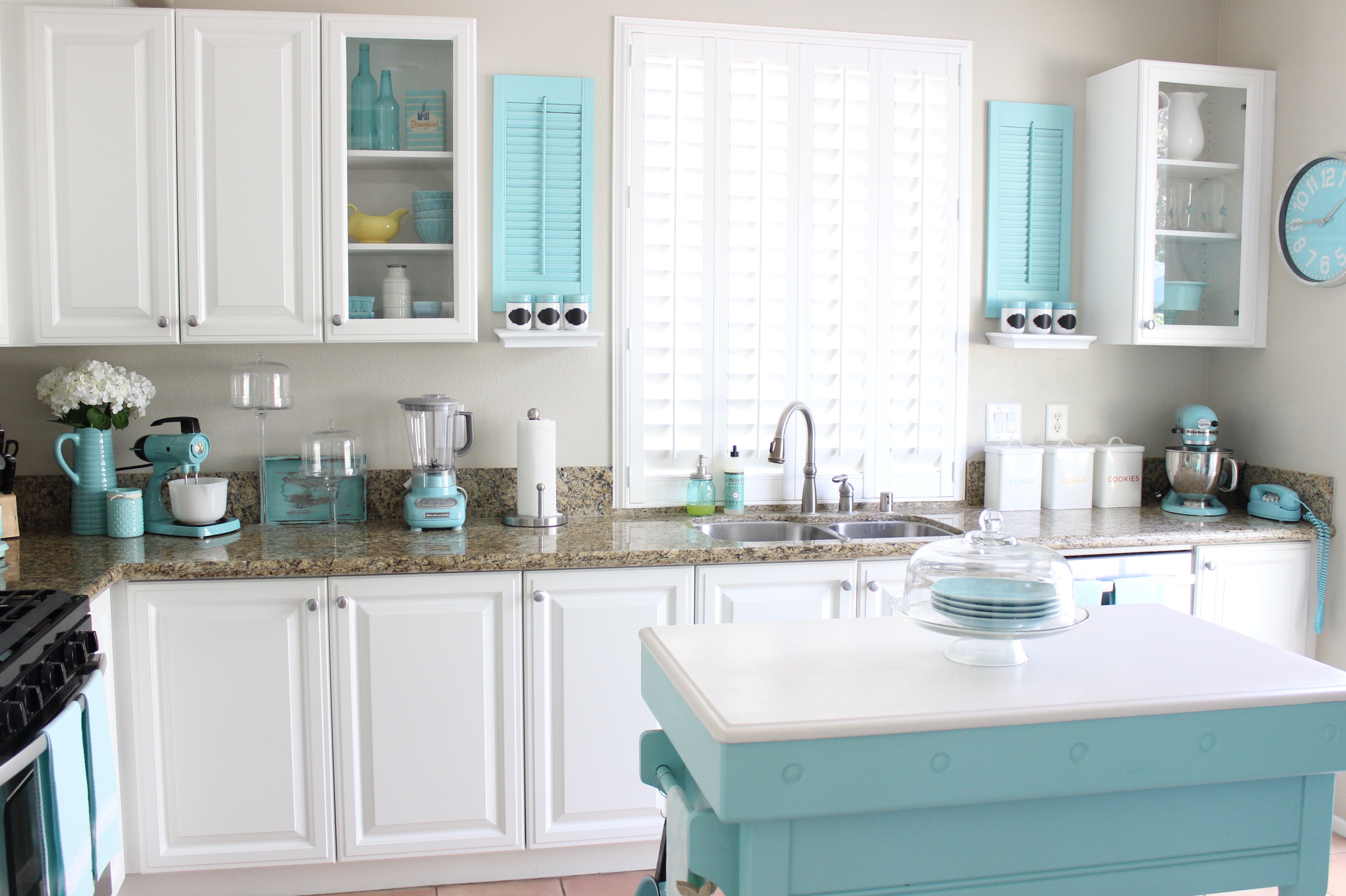 Breezy's Favorite Kitchen Finds! - Breezy Designs  Blue kitchen decor,  Yellow kitchen decor, Aqua kitchen